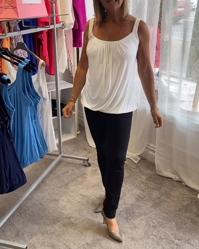 Casual Sleeveless Top with Pleat
