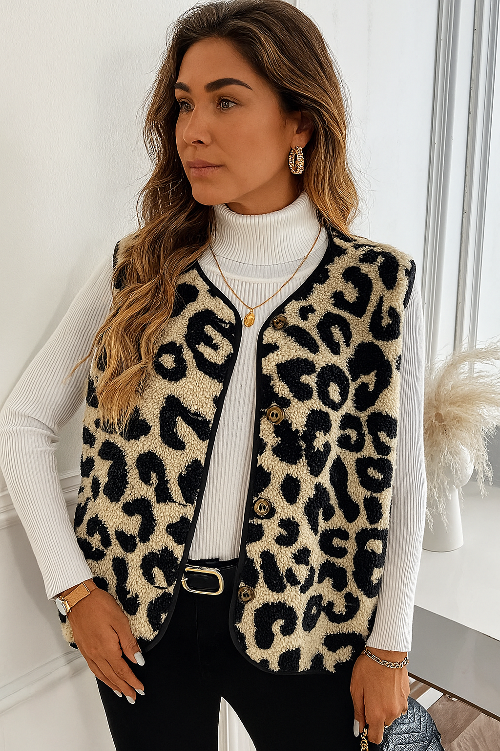 Lola – Short Leopard Print Vest