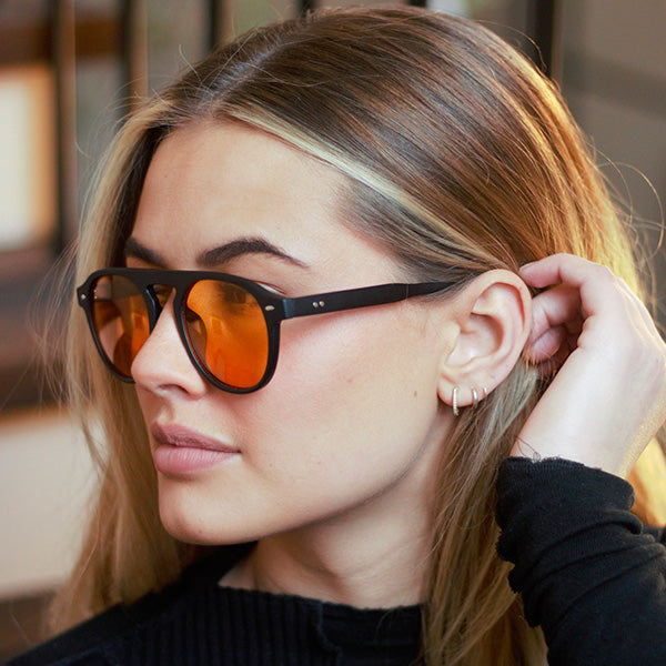 Milano Matt Black Orange Lens Solbrille - CLASSIC | WOMEN