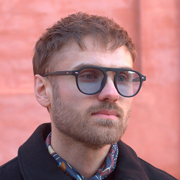 Milano Matte Black Blue Lens Solbrille - CLASSIC