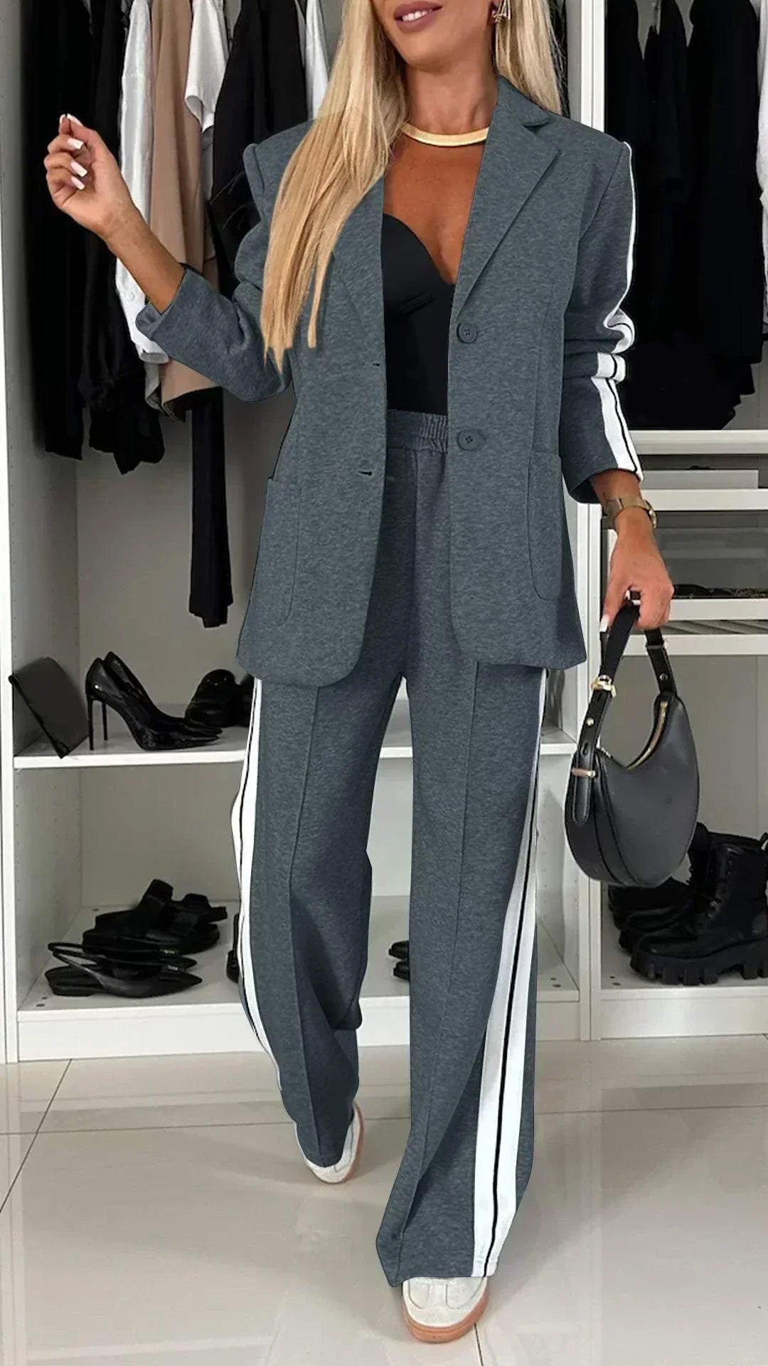 Alexis® – Sports suit with elegant lines