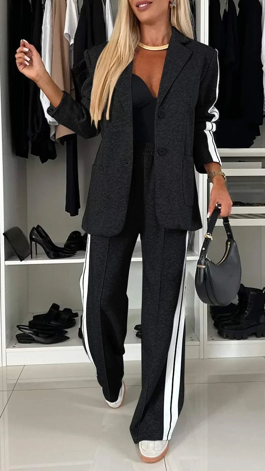 Alexis® – Sports suit with elegant lines