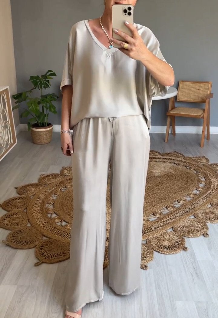 Elena | Casual two-piece suit with a round neck