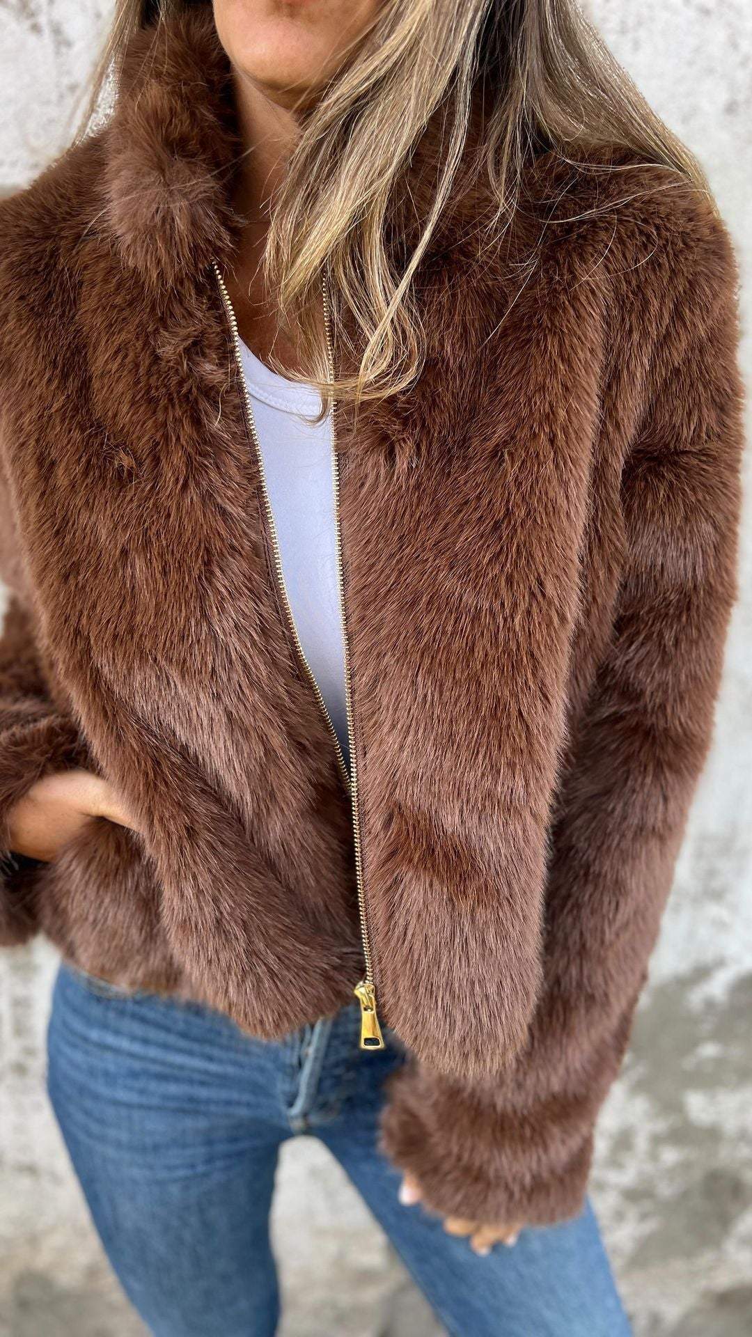 Fur coat with zipper