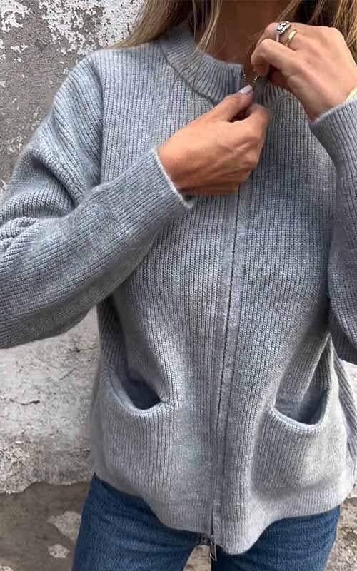 Regina - Cozy Zip Sweater