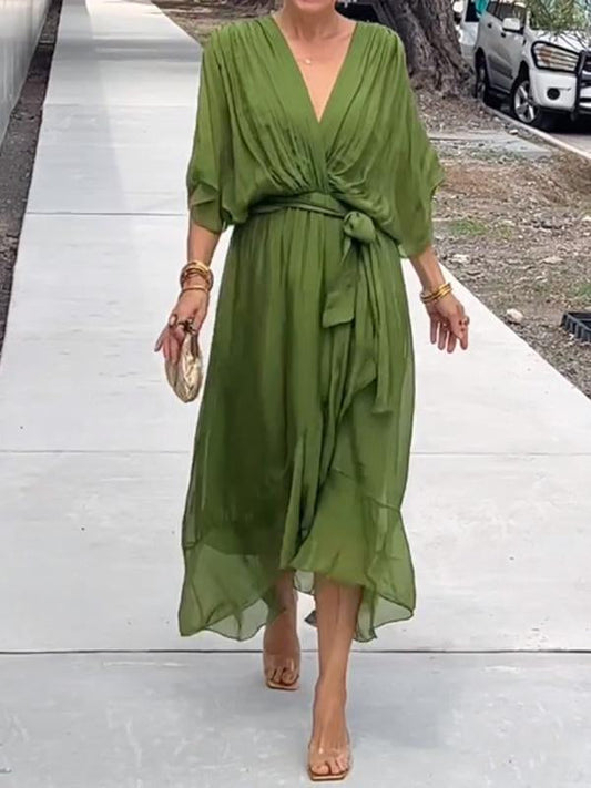 Elegant dress with V-neck – Thyra
