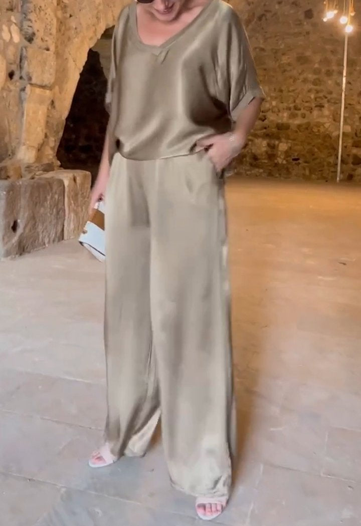 Elena | Casual two-piece suit with a round neck