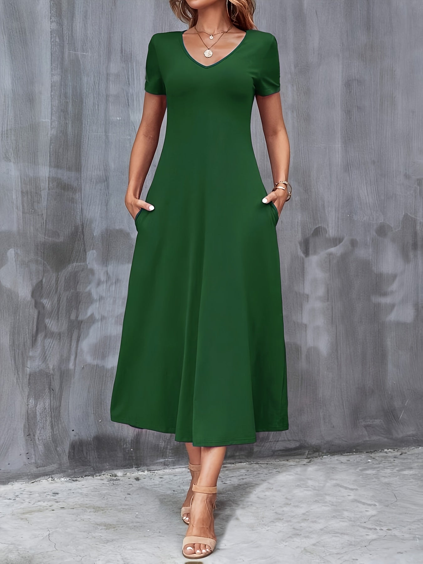 Brandy | Simple V-Neck Pocket Dress 