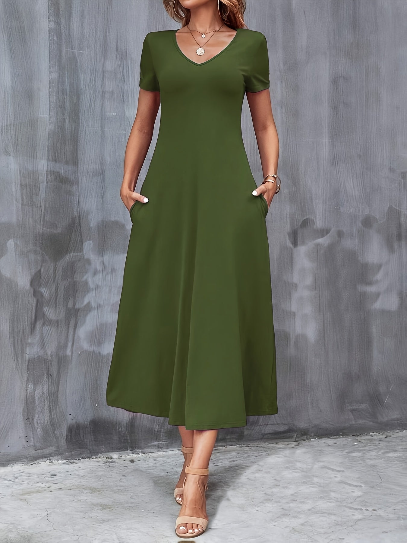 Brandy | Simple V-Neck Pocket Dress 