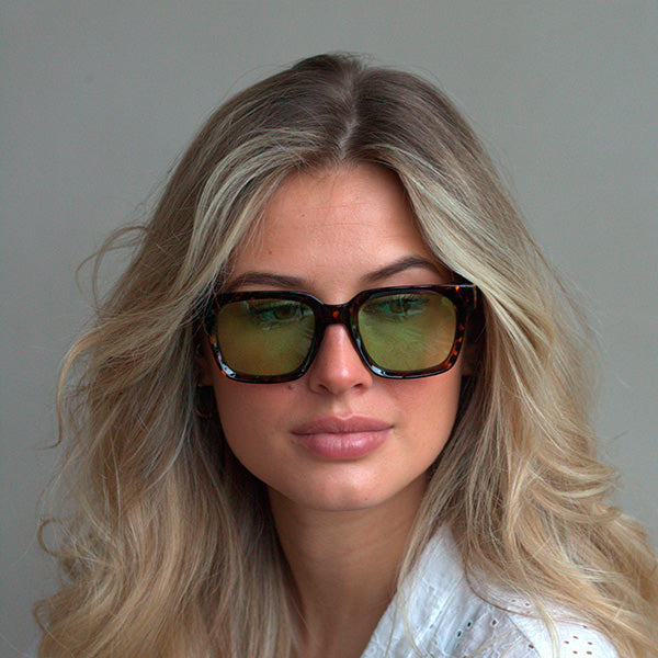 Bacoli Brown Turtle Green Lens Solbrille - CLASSIC | WOMEN