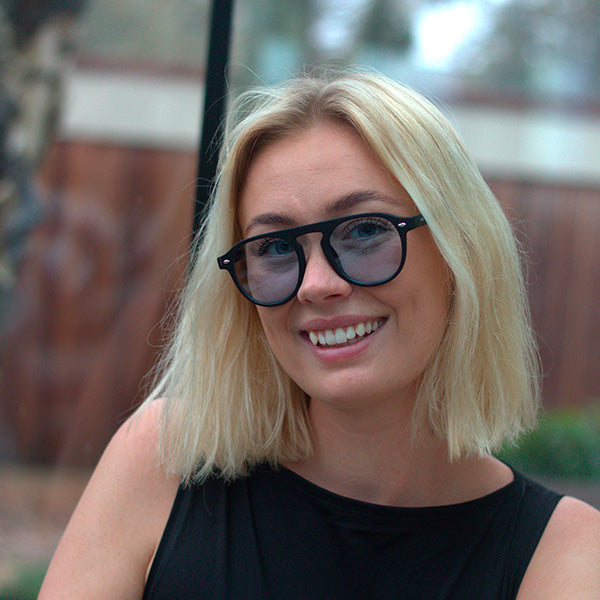 Milano Matte Black Blue Lens Solbrille - CLASSIC | WOMEN