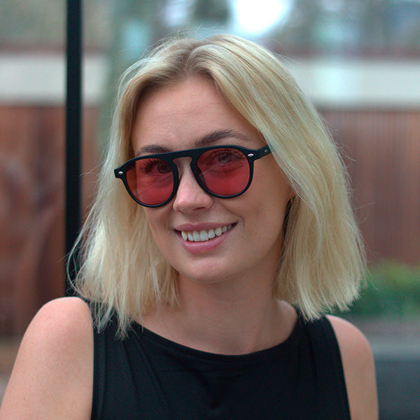 Milano Matte Black Red Lens Solbrille - CLASSIC