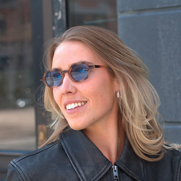 Millisimo Caramel Turtle Blue Lens Solbrille - CLASSIC