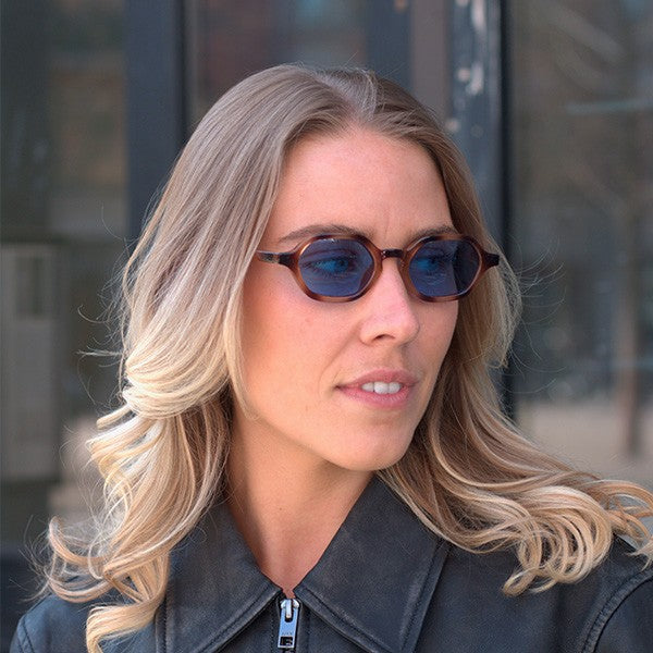 Millisimo Caramel Turtle Blue Lens Solbrille - CLASSIC | WOMEN