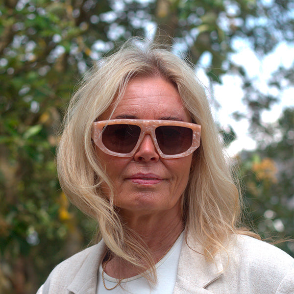Noci Beige Pearl Solbrille - PREMIUM | WOMEN