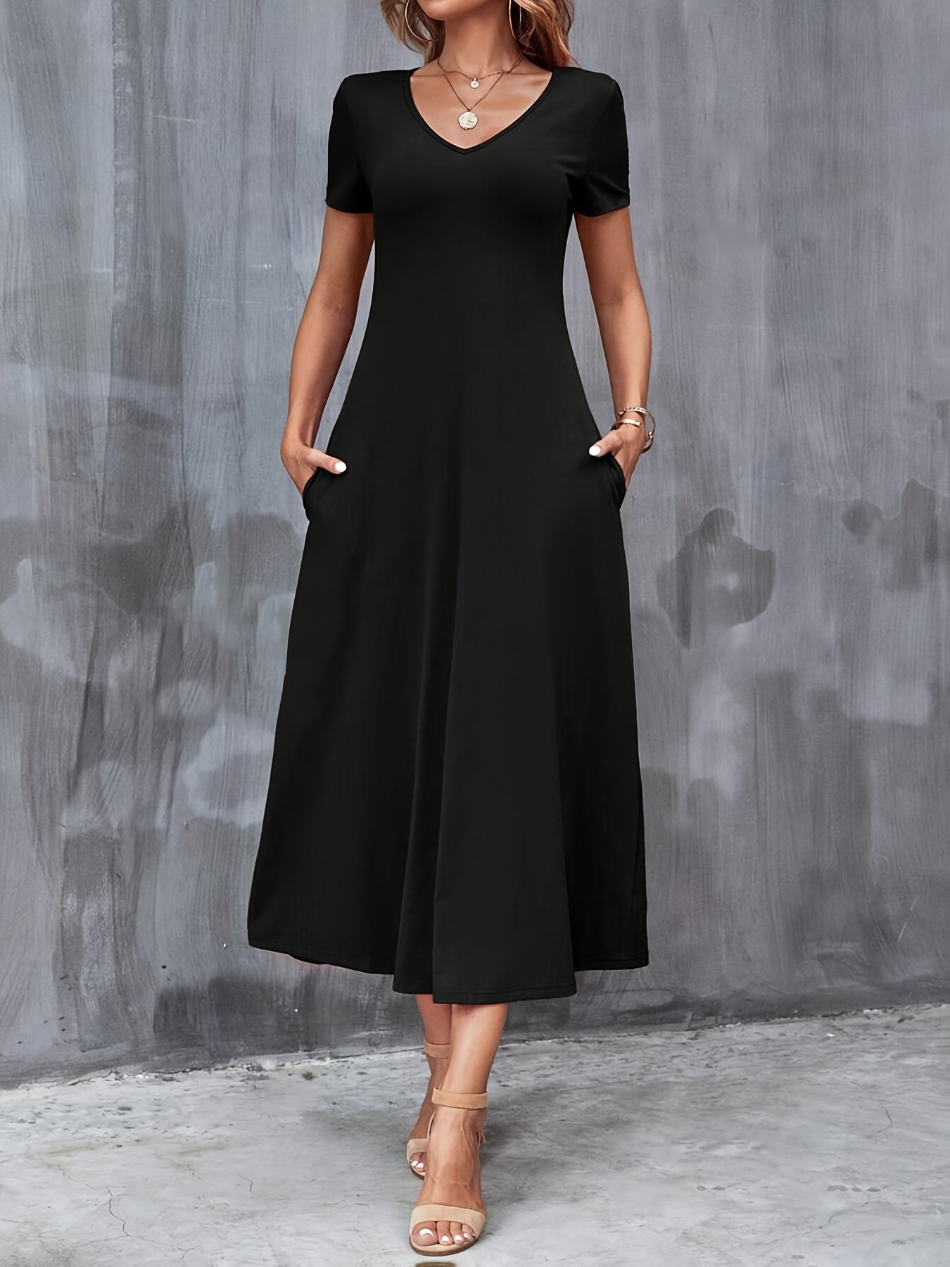 Brandy | Simple V-Neck Pocket Dress 