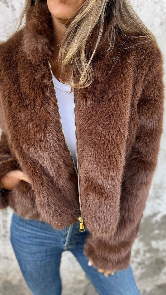 Fur coat with zipper