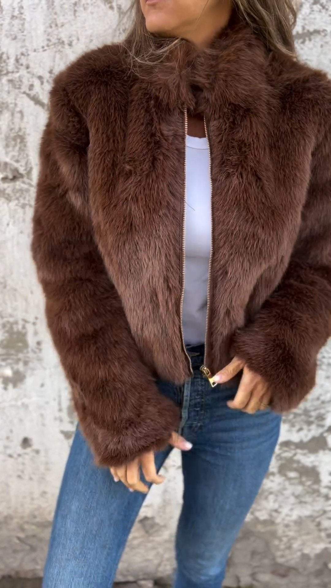 Fur coat with zipper 