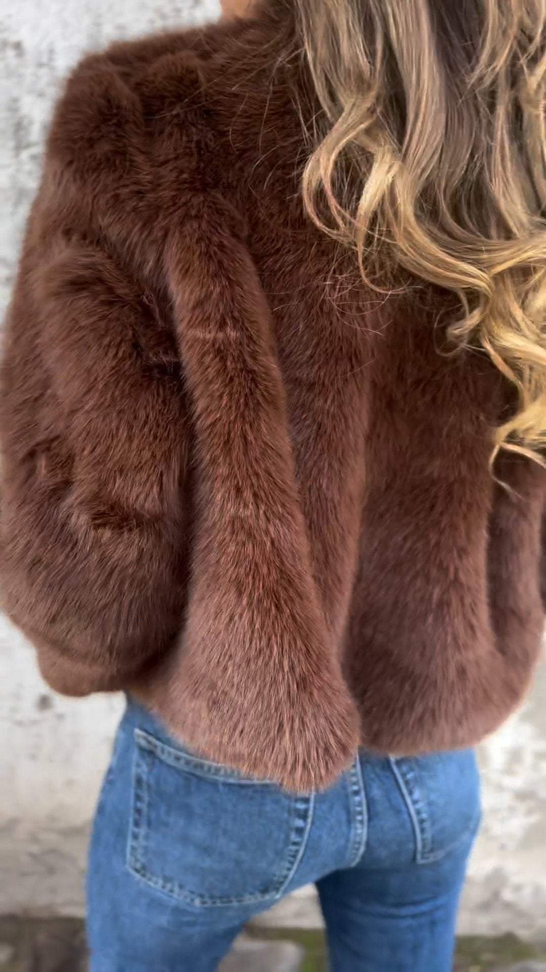 Fur coat with zipper 