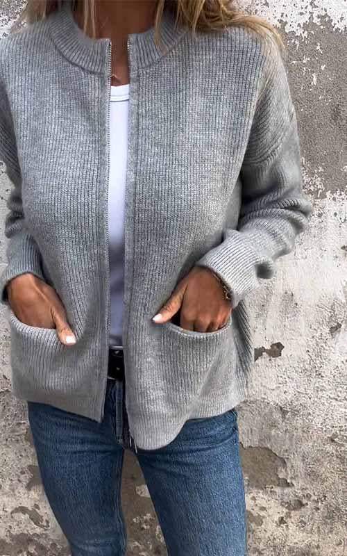 Regina - Cozy Zip Sweater