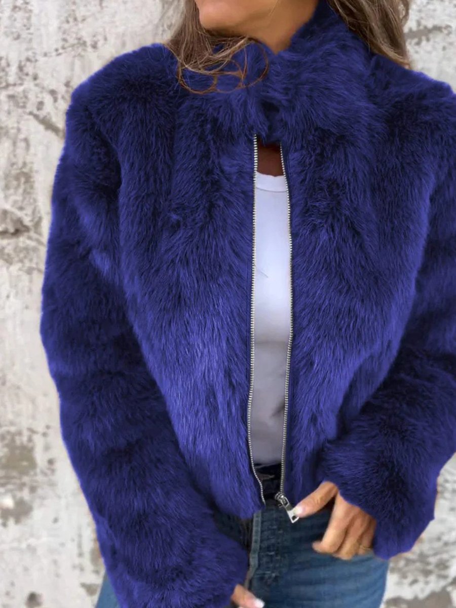Fur coat with zipper 