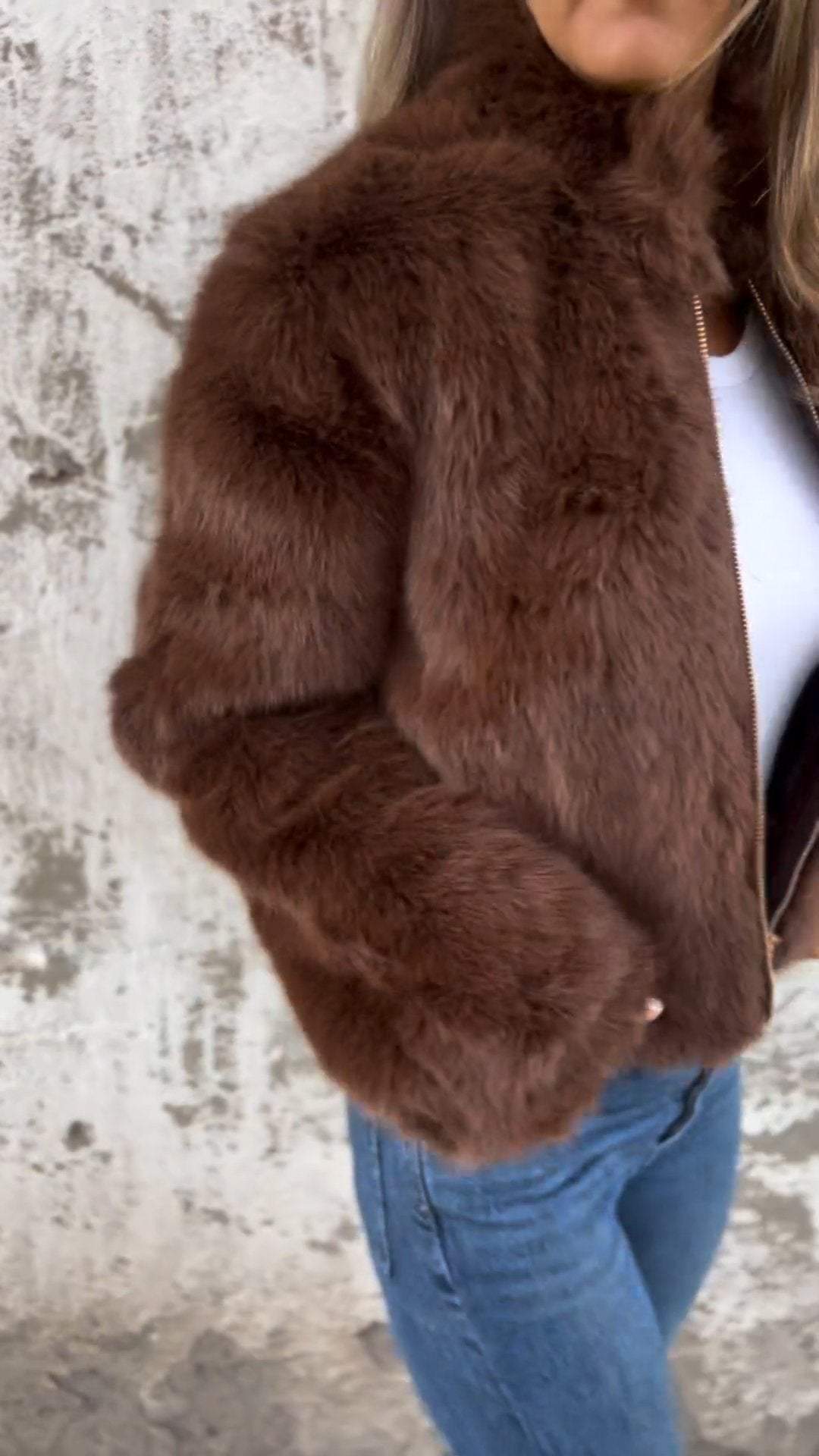 Fur coat with zipper 